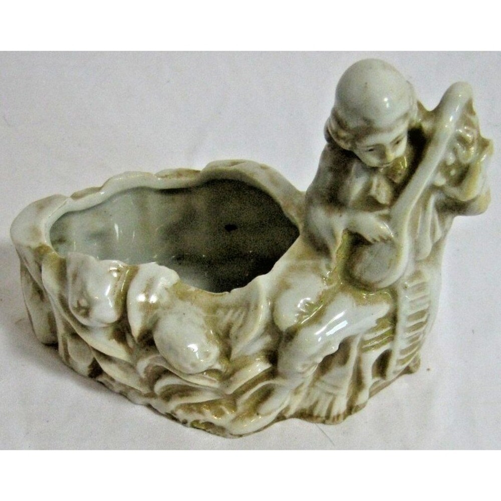 VNTG Japan Colonial Musician Planter 4”tall4 1/2” Long